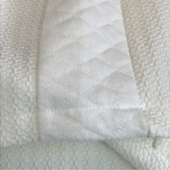 TOBI Boxy Top, Large, Cream Quilted Knit Detail, Embroidered, Short Sleeve - Picture 12 of 14